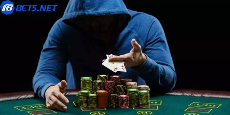 Pre-flop trong Bluff là gì?